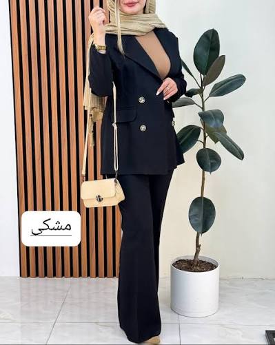 ست بلیزر دکمه‌دار طلایی